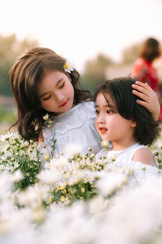 Ngắm bộ ảnh cúc họa mi của hai chị em khiến dân tình xuýt xoa "thiên thần là có thật"! ảnh 13