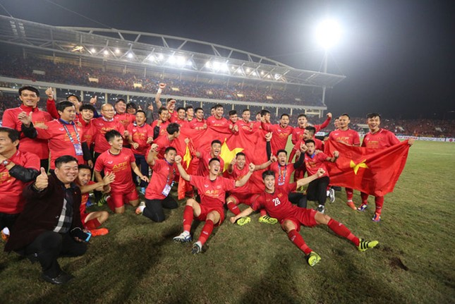 Các cầu thủ tuyển Việt Nam đăng gì lên trang cá nhân sau khi vô địch AFF Cup 2018? ảnh 2