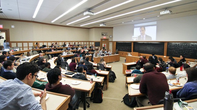 "Ở Harvard, người thầy có vị trí thấp nhất trong lớp học" ảnh 1