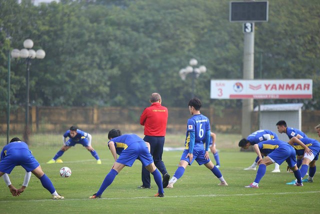Đội tuyển Việt Nam hăng say tập luyện sau chức vô địch AFF Cup 2018 ảnh 4