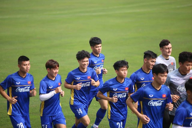 Đội tuyển Việt Nam hăng say tập luyện sau chức vô địch AFF Cup 2018 ảnh 5