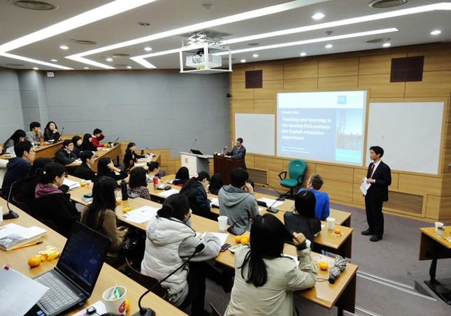 Chiêm ngưỡng cảnh quan đẹp ngỡ ngàng trong trường Đại học danh giá nhất Hàn Quốc ảnh 7