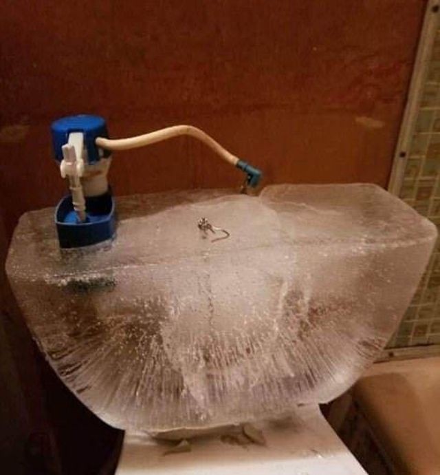 Mỹ: Tóc người dựng đứng, toilet vỡ tung trong giá rét -41 độ C ảnh 1