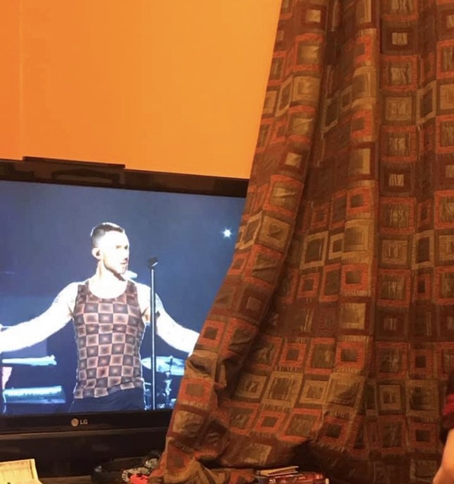 Cả một trời "ảnh chế" sau màn trình diễn của Maroon 5 tại Super Bowl 2019 ảnh 1