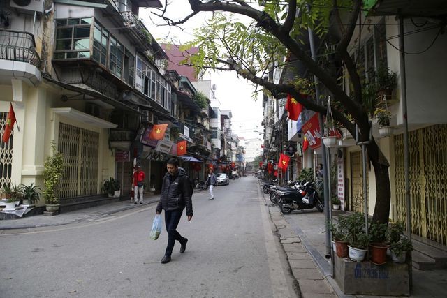 Hà Nội trong buổi sáng đầu tiên năm Kỷ Hợi ảnh 13