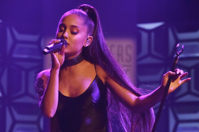 Album “thank you, next” phá đảo mọi BXH âm nhạc, ai cũng công nhận: “Đây là thời của Ariana Grande”! ảnh 3