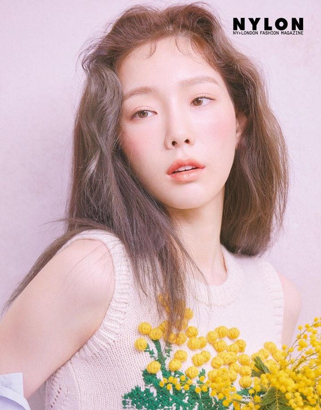 "Thánh hack tuổi" Taeyeon (SNSD) xinh đẹp như idol tuổi teen trên bìa tạp chí Nylon ảnh 10