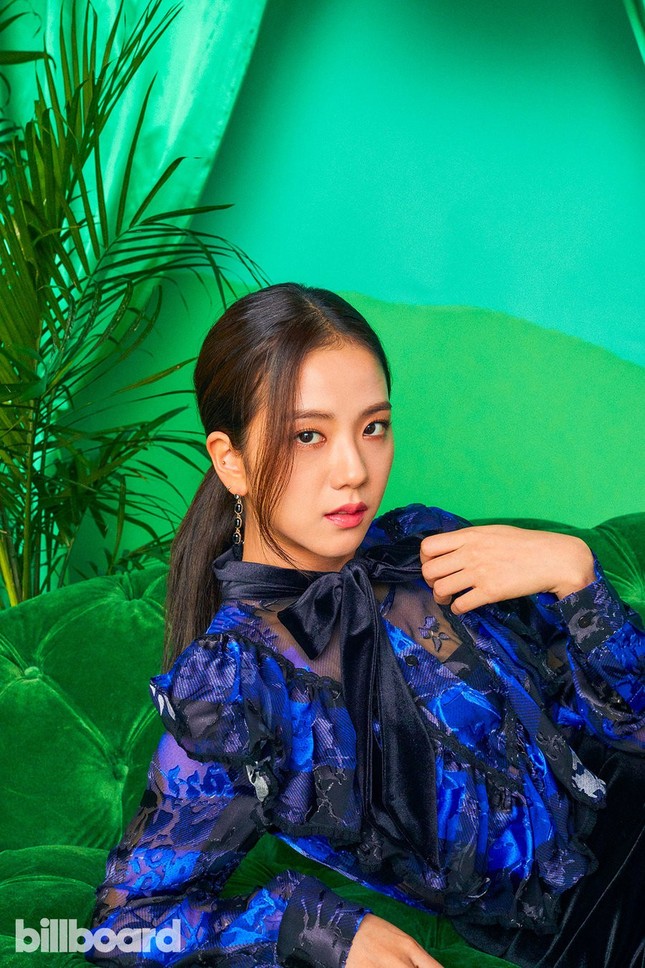 BLACKPINK là nhóm nữ K-Pop đầu tiên lên bìa Billboard, giá một box set lên đến 1,5 triệu đồng ảnh 7