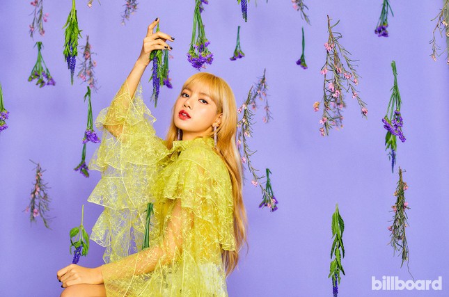 BLACKPINK là nhóm nữ K-Pop đầu tiên lên bìa Billboard, giá một box set lên đến 1,5 triệu đồng ảnh 11