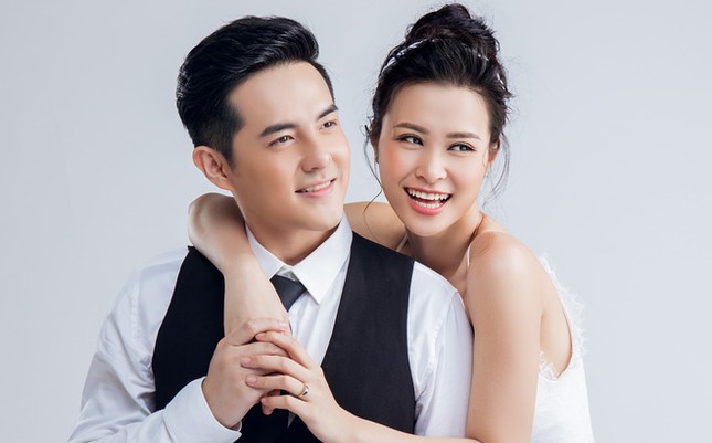 Đông Nhi đăng ảnh kỷ niệm 10 năm với Ông Cao Thắng và đây là phản ứng của Phạm Quỳnh Anh! ảnh 9