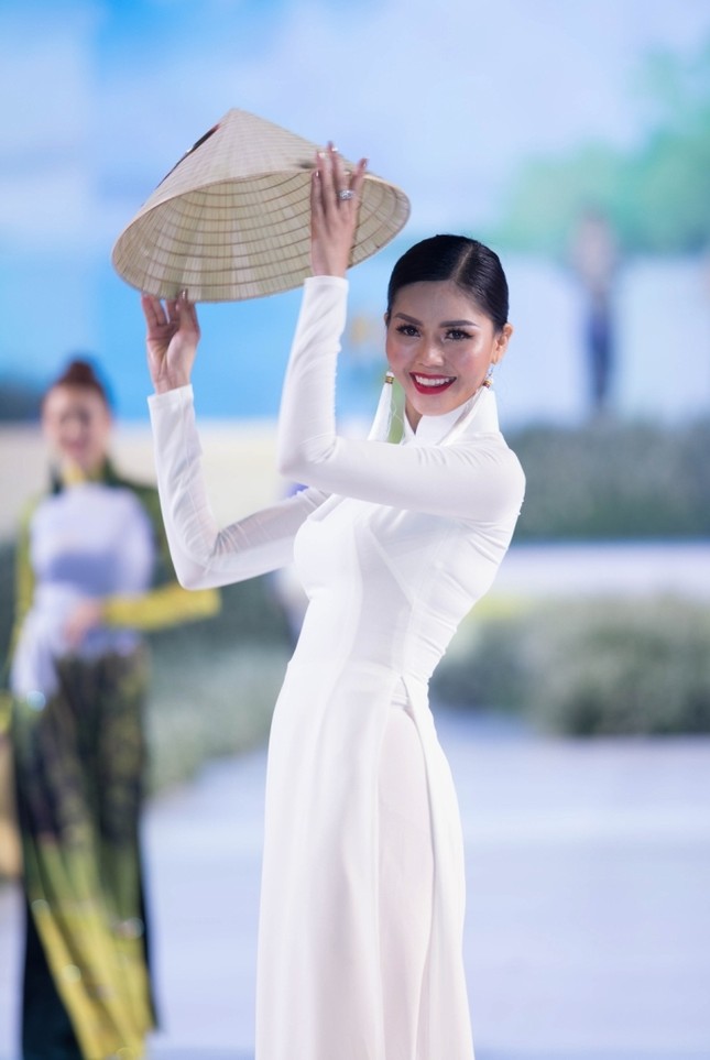BST áo dài mang thông điệp bảo vệ môi trường gây chú ý tại "Lễ hội Áo dài TP.HCM 2019" ảnh 9