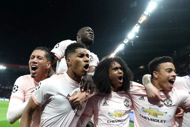 Manchester United ngược dòng kì vĩ: Hơn 2000 ngày cho một đêm vui! ảnh 6
