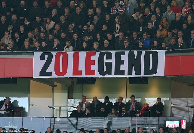 Manchester United ngược dòng kì vĩ: Hơn 2000 ngày cho một đêm vui! ảnh 5