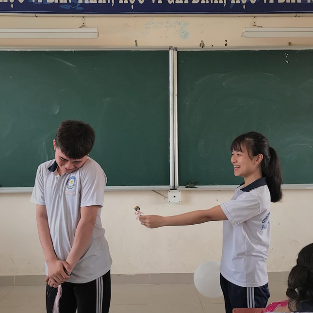 Hậu 8/3: Các chàng trai đã làm gì cho các cô gái lớp mình và… cho mình thế? ảnh 7