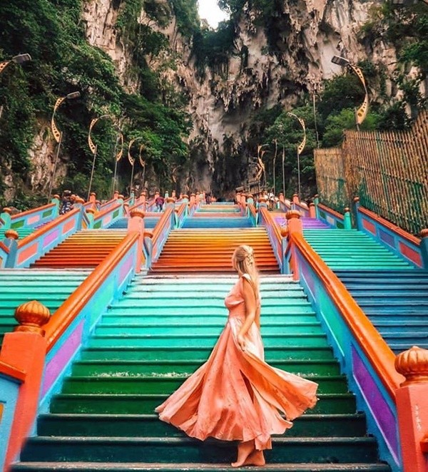 12 năm xuất hiện 1 lần, bậc thang cầu vồng ở "thánh địa tôn giáo Hindu" trở thành "hot-trend" ảnh 2