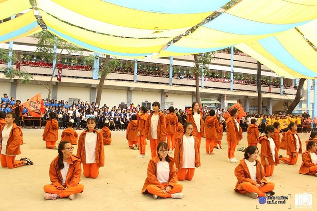 TP.HCM: Trời nắng như đổ lửa nhưng teen THPT Trần Phú vẫn "quẩy" tưng bừng trong ngày trại truyền thống ảnh 5