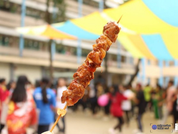 TP.HCM: Trời nắng như đổ lửa nhưng teen THPT Trần Phú vẫn "quẩy" tưng bừng trong ngày trại truyền thống ảnh 7