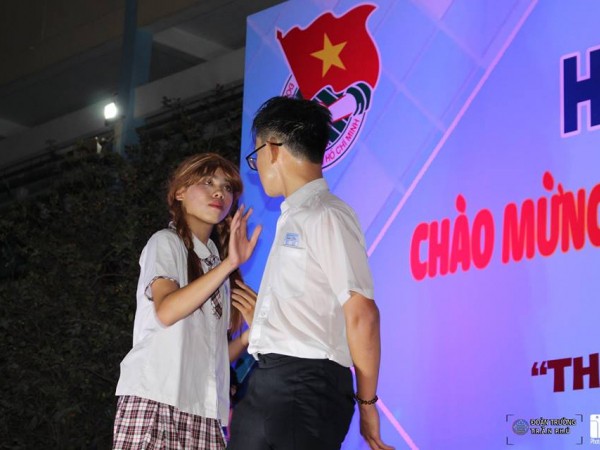 TP.HCM: Trời nắng như đổ lửa nhưng teen THPT Trần Phú vẫn "quẩy" tưng bừng trong ngày trại truyền thống ảnh 9
