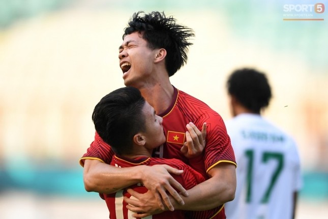 Cách ăn mừng bàn thắng cực đáng yêu của U23 Việt Nam: Ai ghi bàn thì người đó cõng Hải! ảnh 9