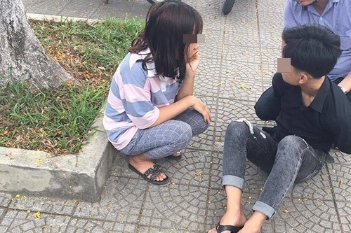 Rùng mình với dòng trạng thái và bình luận của bạn gái thanh niên đâm chết người ở Quảng Trị ảnh 1