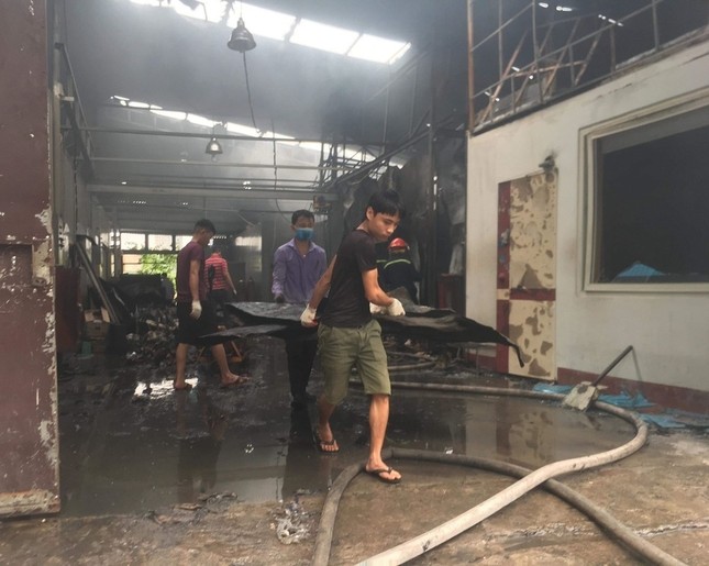 Hà Nội: Đau xót cảnh 3 mẹ con ôm nhau trong biển lửa chết cháy giữa đêm ảnh 1