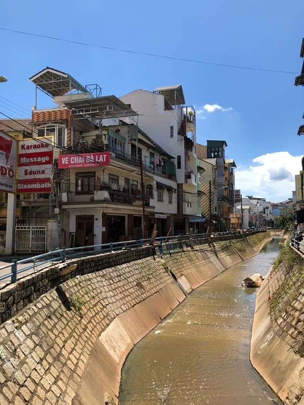 Xôn xao trước nơi được gọi là "tiểu Venice giữa Đà Lạt": Chỉ là chỉnh ảnh quá đà? ảnh 3