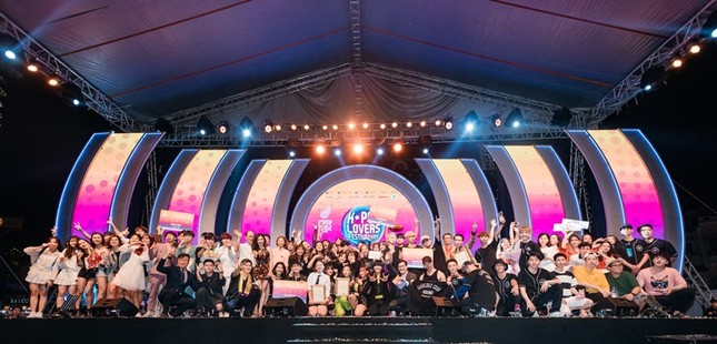 Hà Nội: Giới trẻ "quẩy" cực sung tại lễ hội K-pop Lovers và vòng loại Changwon K-pop World Festival 2019 ảnh 9