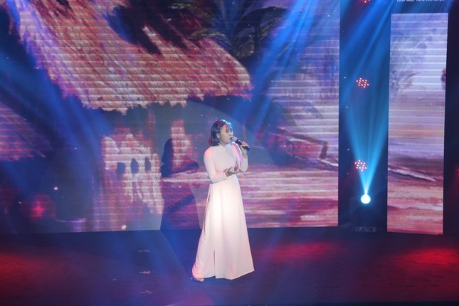 Jannine Weigel: "Bông hồng lai" đất Thái khiến khán giả Việt thích thú khi diễn loạt hit “khủng” ảnh 3