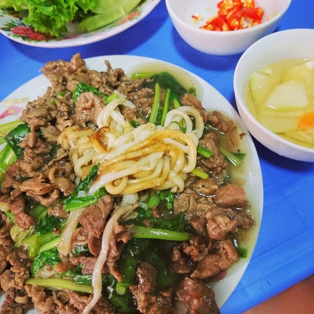 Ăn gì ở Hà Nội khi trời mưa bão? ảnh 10