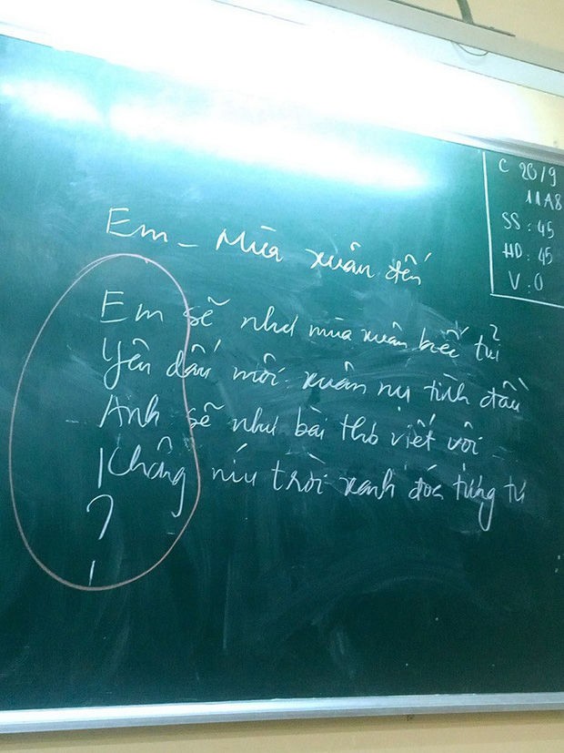Học văn để làm gì? Để làm thơ tán đổ "crush" như cô trò nhà người ta đây này! ảnh 1