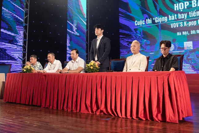 Biên đạo múa cho BTS và nhiều idol Kpop sang Việt Nam làm giảm khảo VOV's K-Pop Contest ảnh 2