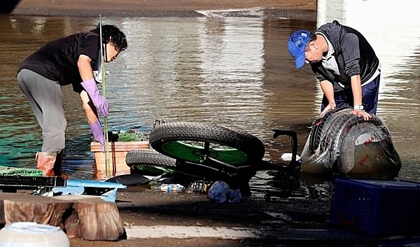Nhật Bản không có một cọng rác nào sau siêu bão Hagibis ảnh 5