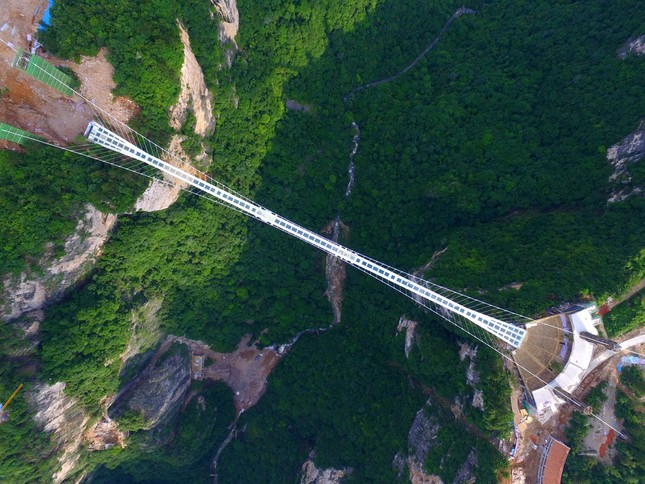 Cầu kính Trương Gia Giới và loạt công trình ở Trung Quốc phải đóng cửa ảnh 10