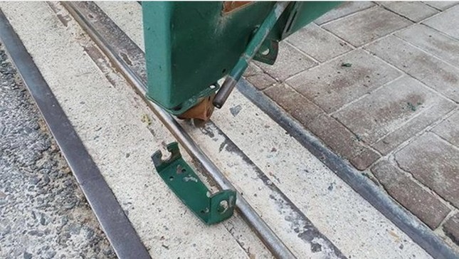 Cảnh sát Hàn Quốc tông bung chốt cổng trường để kịp giờ hộ tống thí sinh muộn giờ thi Đại học ảnh 2
