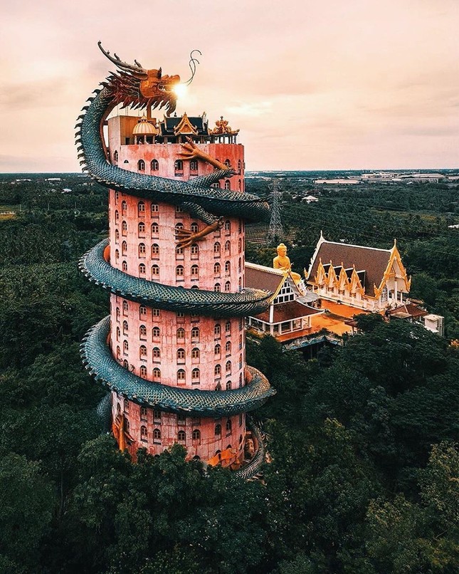 Mời bạn ghé thăm ba ngồi đền, chùa có kiến trúc độc lạ nhất ở Thái Lan ảnh 2