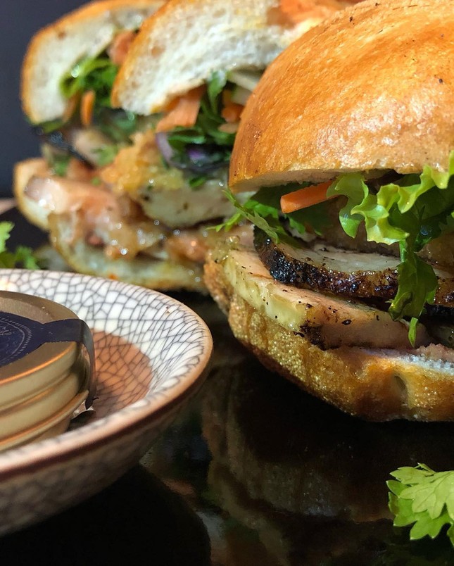 Có gì trong chiếc bánh mì giá trên trời tận 100 USD ở TP.HCM? ảnh 3