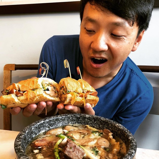 Có gì trong chiếc bánh mì giá trên trời tận 100 USD ở TP.HCM? ảnh 5