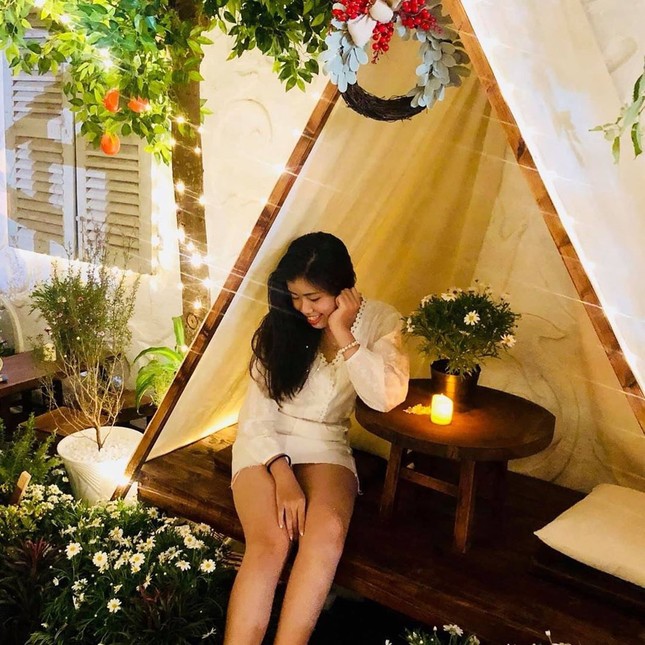 Những quán cà phê hút giới trẻ Sài thành check-in mùa Giáng sinh ảnh 16