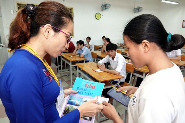 Xét tuyển vào ĐH: Có nên chỉ xét điểm học bạ lớp 12? ảnh 1