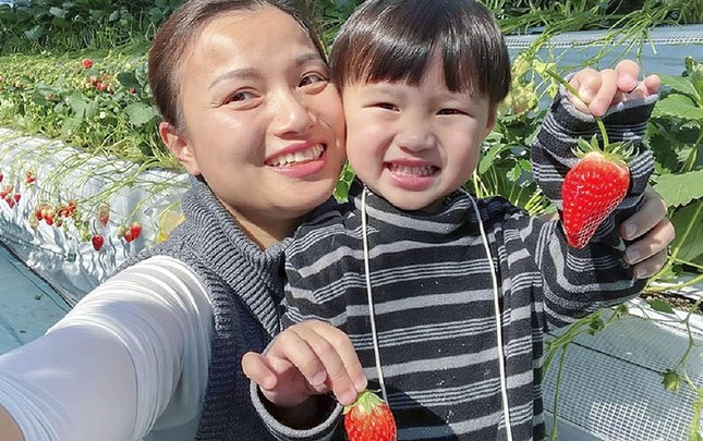 Chật vật vì luật mới của YouTube, Quỳnh Trần đã tìm được cách để có thể quay vlog cùng bé Sa ảnh 2