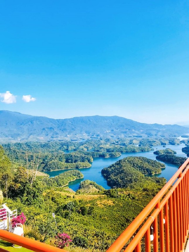 Xuất hiện Vịnh Hạ Long phiên bản Tây Nguyên, dân tình check-in mỏi tay không hết ảnh ảnh 1