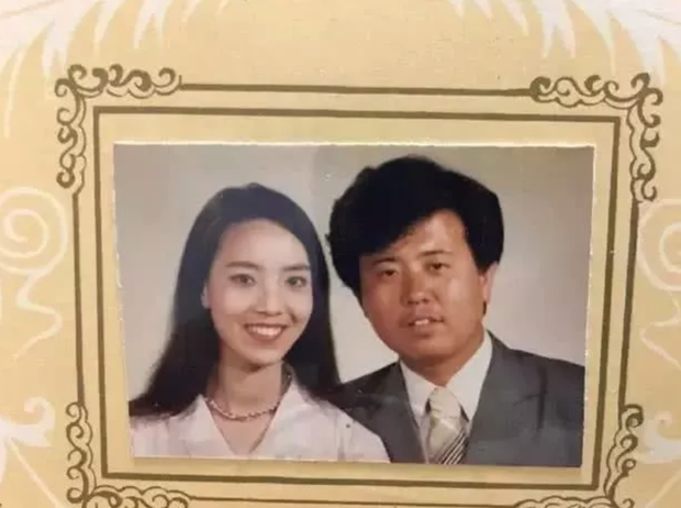 Hết khoe bố mẹ nhan sắc "cực phẩm", trào lưu phụ huynh "đũa lệch" đang dần phủ sóng MXH ảnh 2