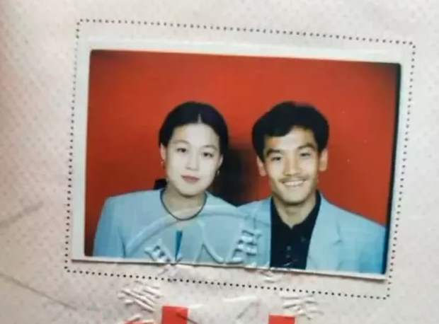 Hết khoe bố mẹ nhan sắc "cực phẩm", trào lưu phụ huynh "đũa lệch" đang dần phủ sóng MXH ảnh 9