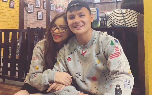 Thiếu gia Harry Hưng liên tục đăng status "ẩn ý" khi Nhật Lê và Quang Hải vừa "yêu lại từ đầu" ảnh 4