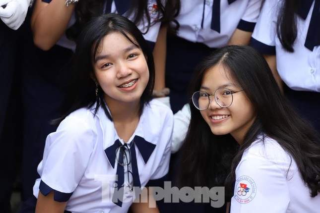 TPHCM đảo chiều, tiếp tục cho học sinh lớp 12 nghỉ học vì dịch ảnh 1