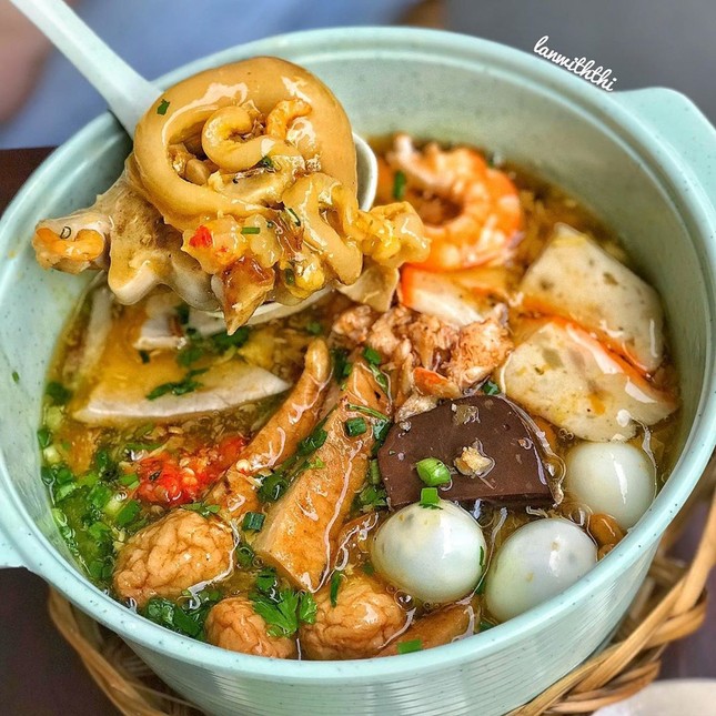 Bánh canh cua ăn nguyên nồi ở TP.HCM ảnh 5