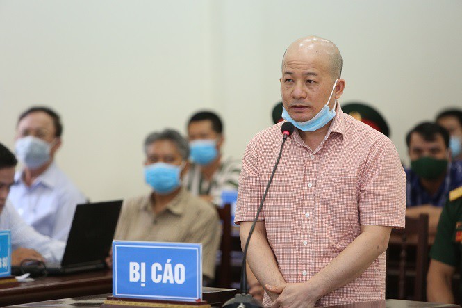 Cảnh sát áp giải cựu Bộ trưởng Đinh La Thăng cùng 18 bị cáo vào tòa - ảnh 4