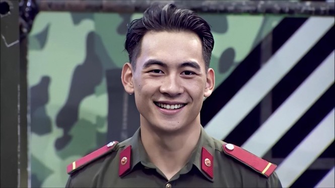 Tham gia Chúng tôi là chiến sĩ, chàng cảnh vệ gây thương nhớ với ngoại hình cực điển trai - ảnh 6