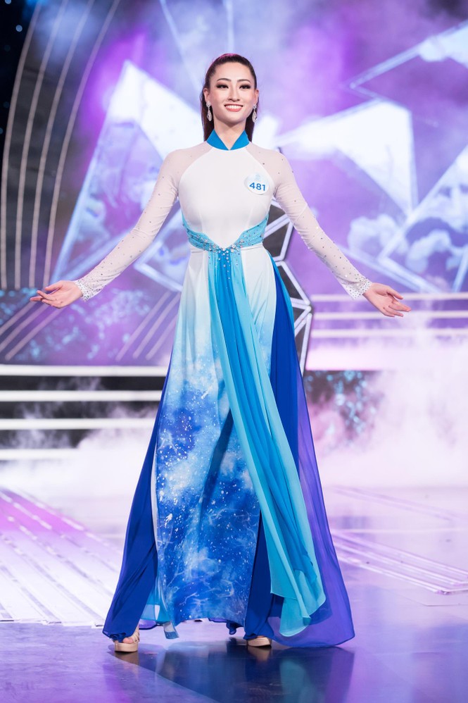 Thí sinh chung khảo phía Bắc Miss World VN khoe đường cong quyến rũ với áo dài - ảnh 7