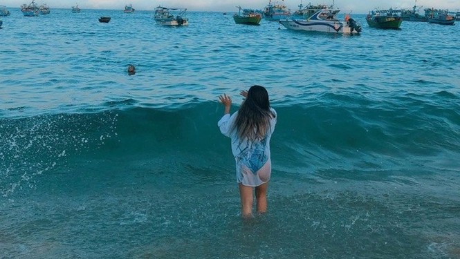 Bạn gái Quang Hải lại bị ‘ném đá’ vì mặc phản cảm - ảnh 2